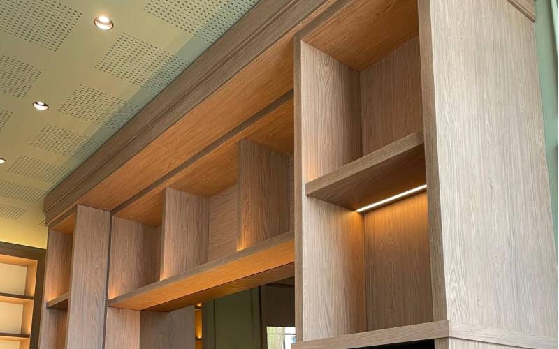 arrière bar sur mesure en bois pour Wine you want à Lyon