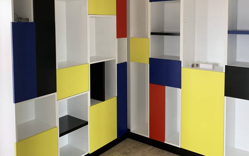 Création d'un meuble d'entrée contemporain esprit Mondrian à Roanne